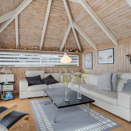 Bright With Access To Shared Activities Such As Swimming Pool, Tennis Court And Ball Fields * Fjerritslev
